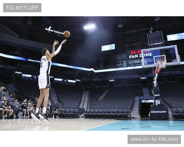 文班亚马缺阵马刺不敌勇士，库里高效发挥率队取胜