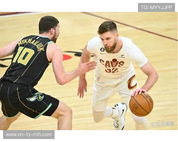 米切尔30分加兰27分10助攻，骑士次节发力终结黄蜂